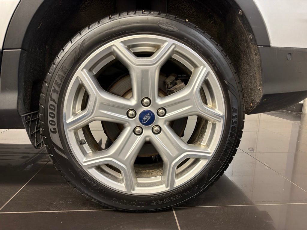 Certified 2019 Ford Escape Titanium AWD/4WD image 7