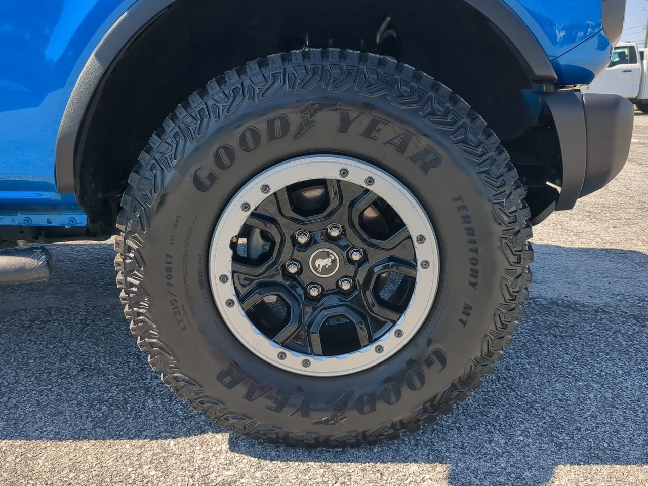 Certified 2023 Ford Bronco Badlands w/ Sasquatch Package AWD/4WD image 9