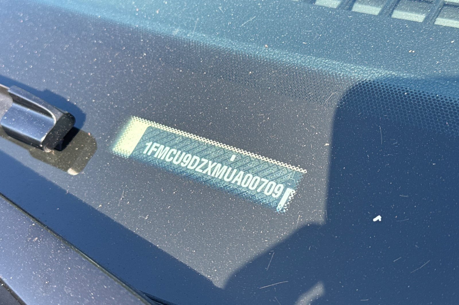 Certified 2021 Ford Escape Titanium AWD/4WD image 3