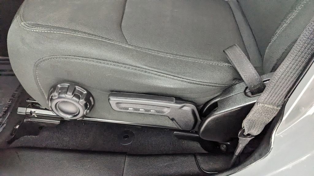 Used 2021 Jeep Wrangler Unlimited Sport image 28