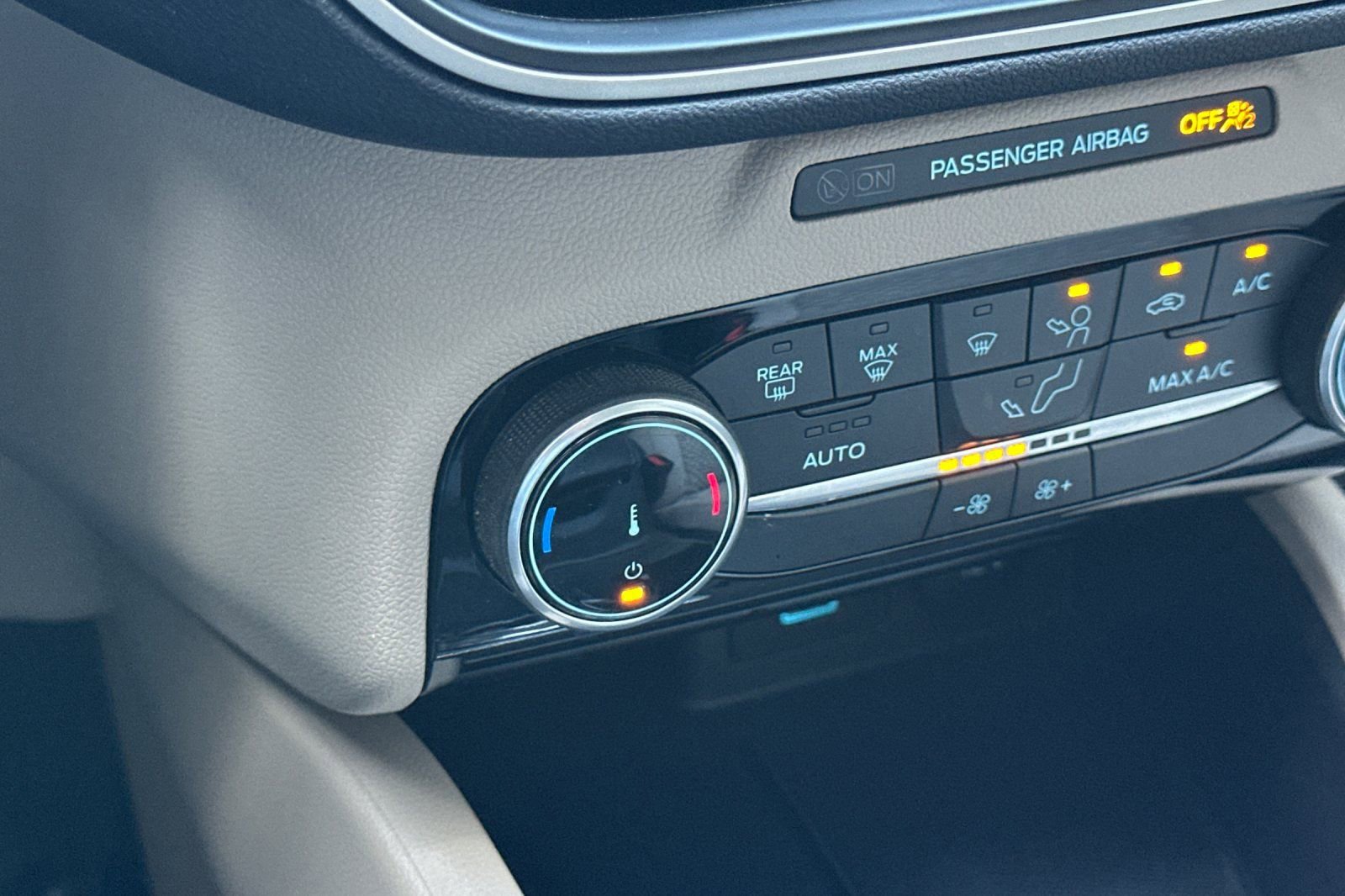 Certified 2022 Ford Escape SE w/ SE Sport Appearance Package FWD image 29