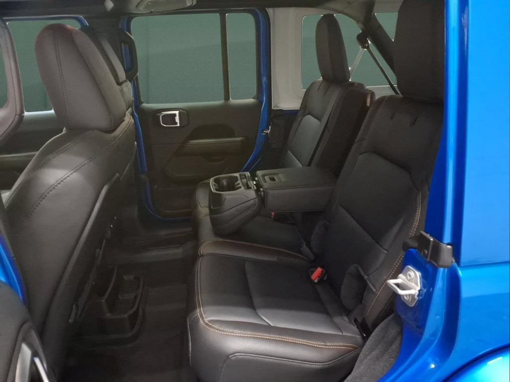 Used 2026 Jeep Wrangler Unlimited Sahara AWD/4WD image 27