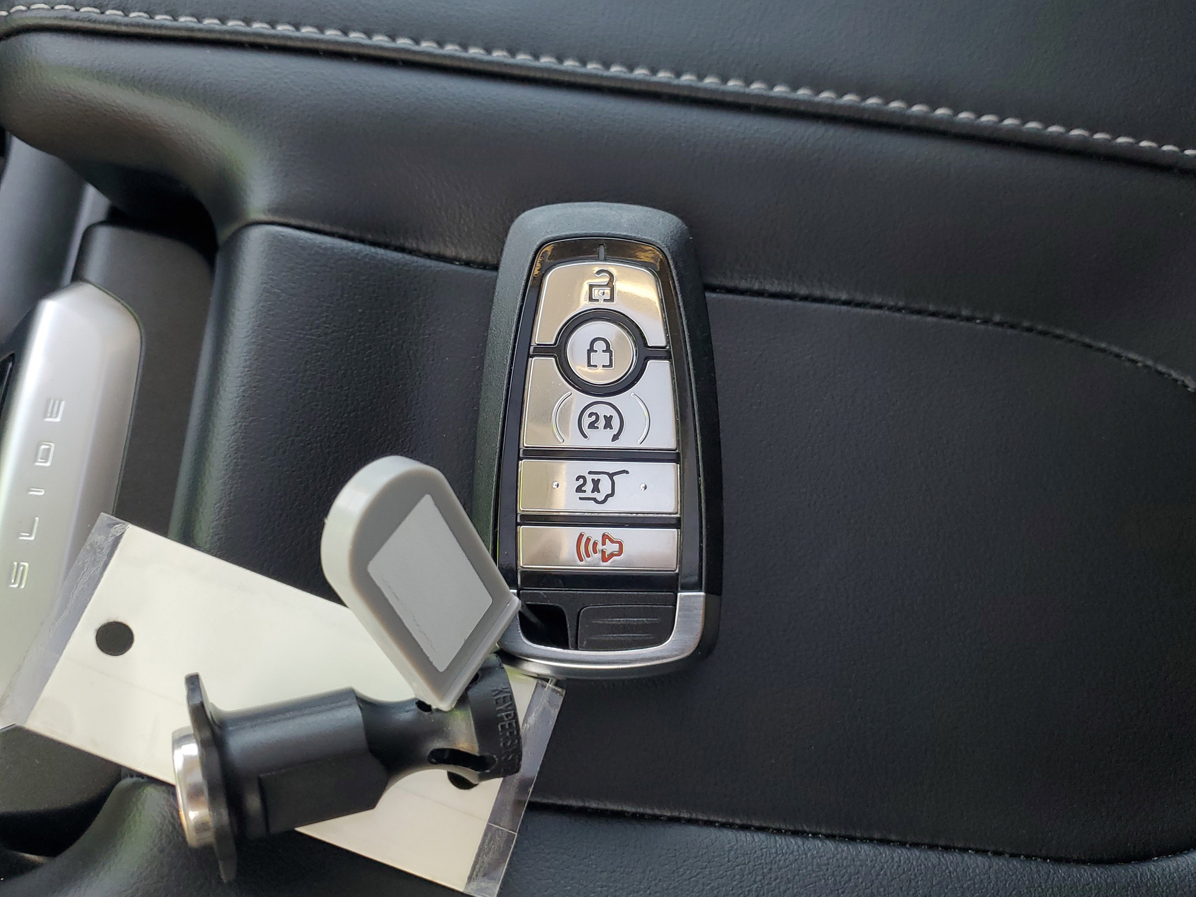 Certified 2025 Ford Expedition Platinum image 31