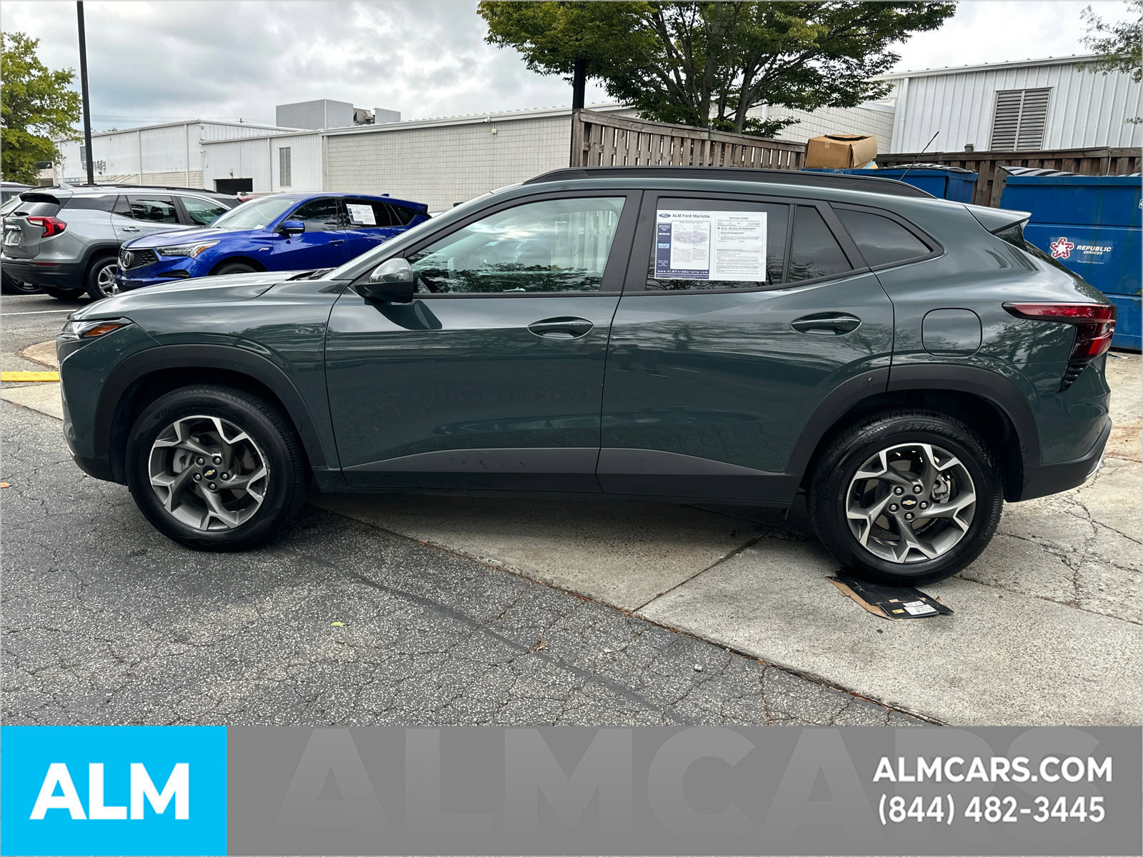 Used 2025 Chevrolet Trax LT FWD image 10