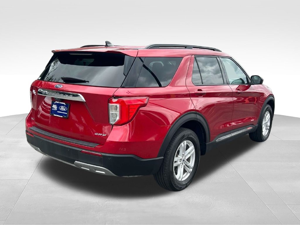 Certified 2024 Ford Explorer XLT w/ Equipment Group 202A AWD/4WD image 3