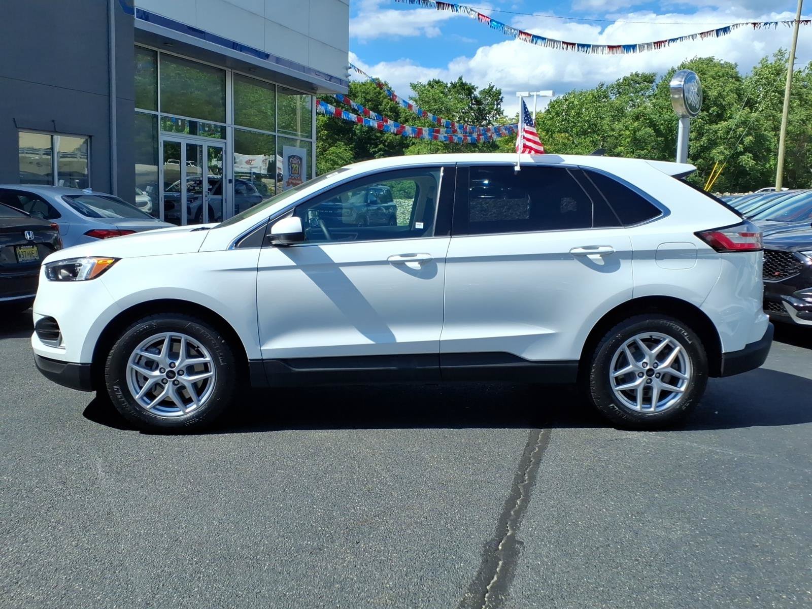 Certified 2023 Ford Edge SEL w/ Convenience Package AWD/4WD image 5