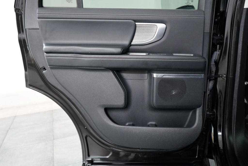 Certified 2025 Ford Expedition Platinum AWD/4WD image 28