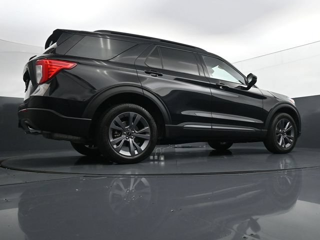 Certified 2023 Ford Explorer XLT w/ Equipment Group 202A AWD/4WD image 38