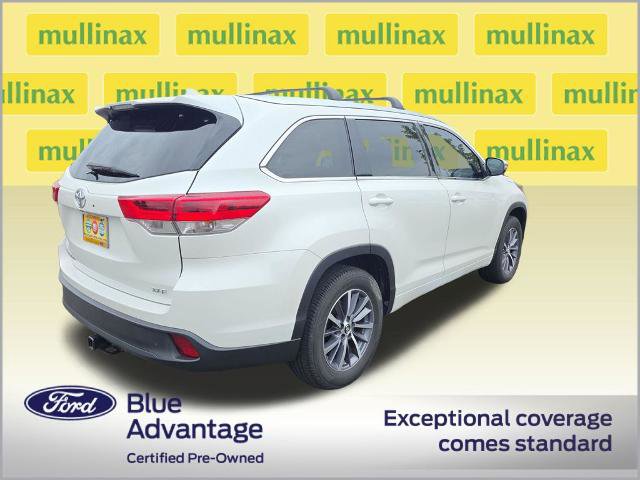 Used 2018 Toyota Highlander XLE w/ Carpet Mat Package (TMS) FWD image 3