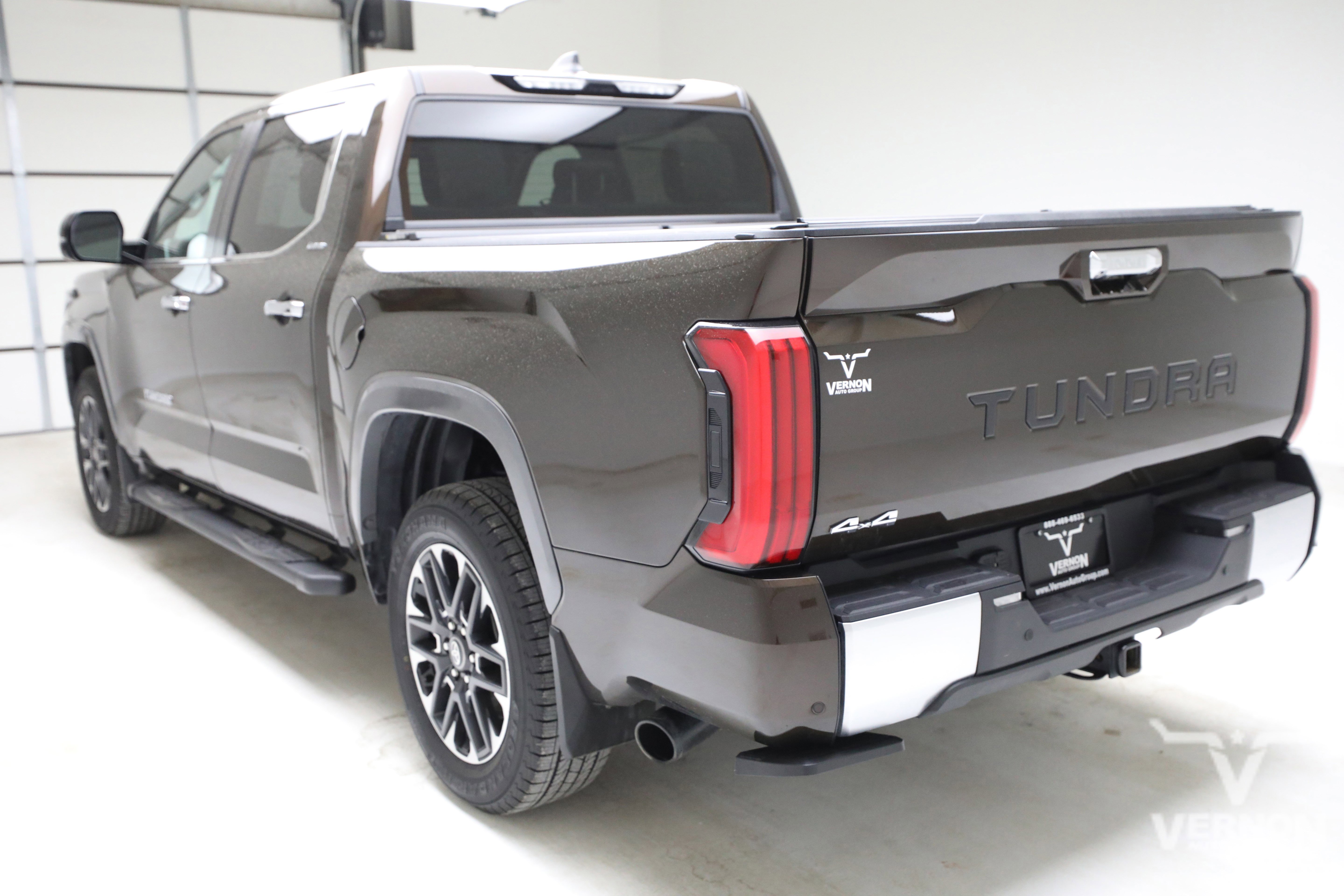 Used 2025 Toyota Tundra Limited w/ Power Package AWD/4WD image 3