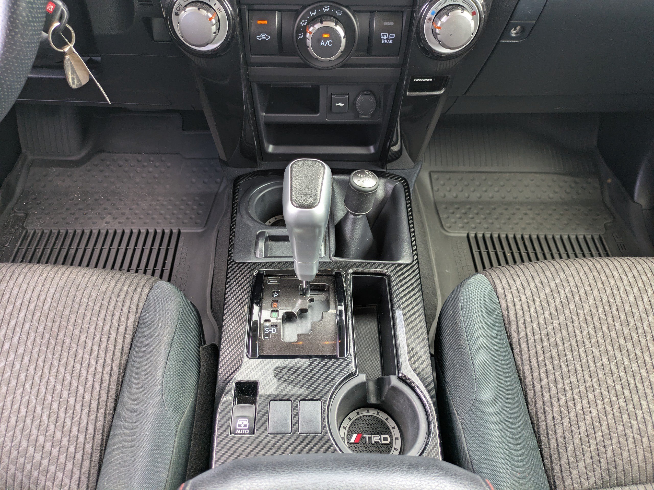 Used 2020 Toyota 4Runner TRD Off-Road AWD/4WD image 18