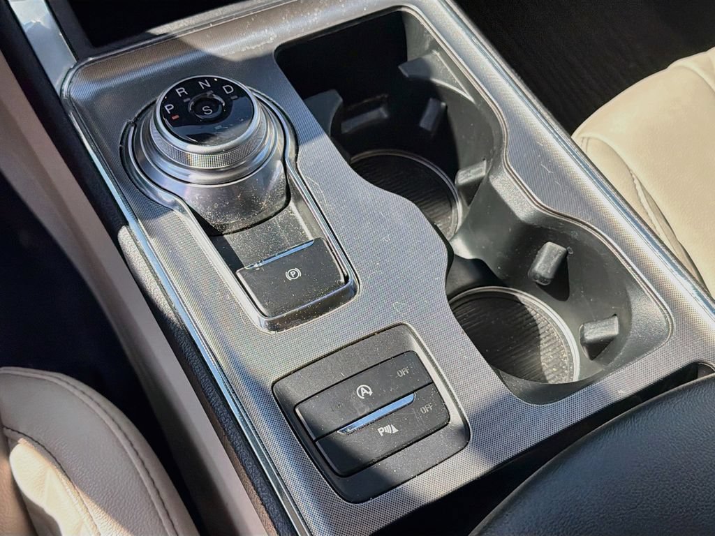 Certified 2024 Ford Edge Titanium AWD/4WD image 18