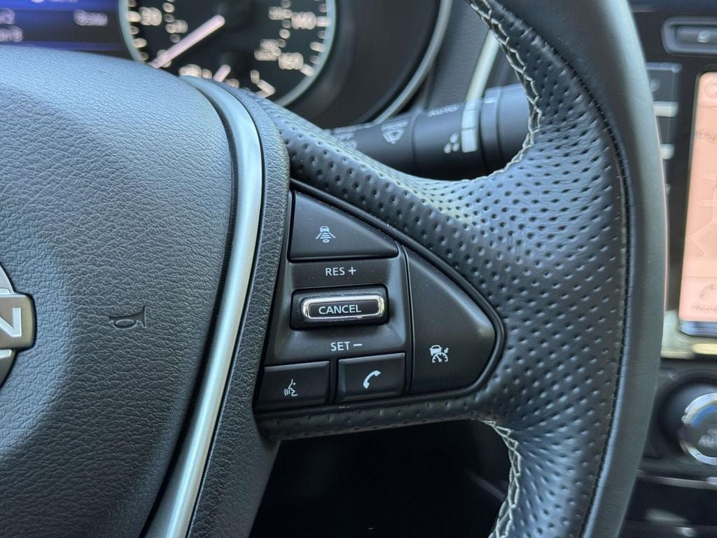 Used 2023 Nissan Maxima Platinum w/ Sport Mat Group FWD image 11