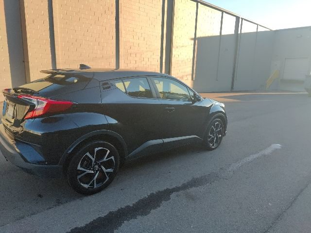 Used 2018 Toyota C-HR XLE image 3