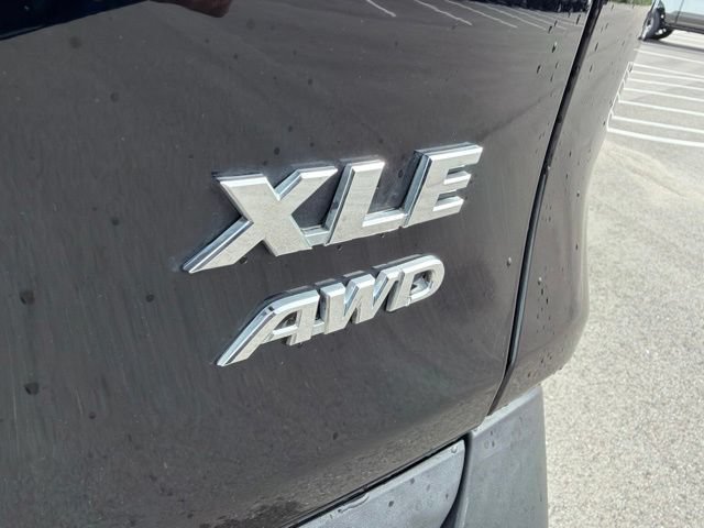 Used 2019 Toyota RAV4 XLE w/ Carpet Mat Package AWD/4WD image 9