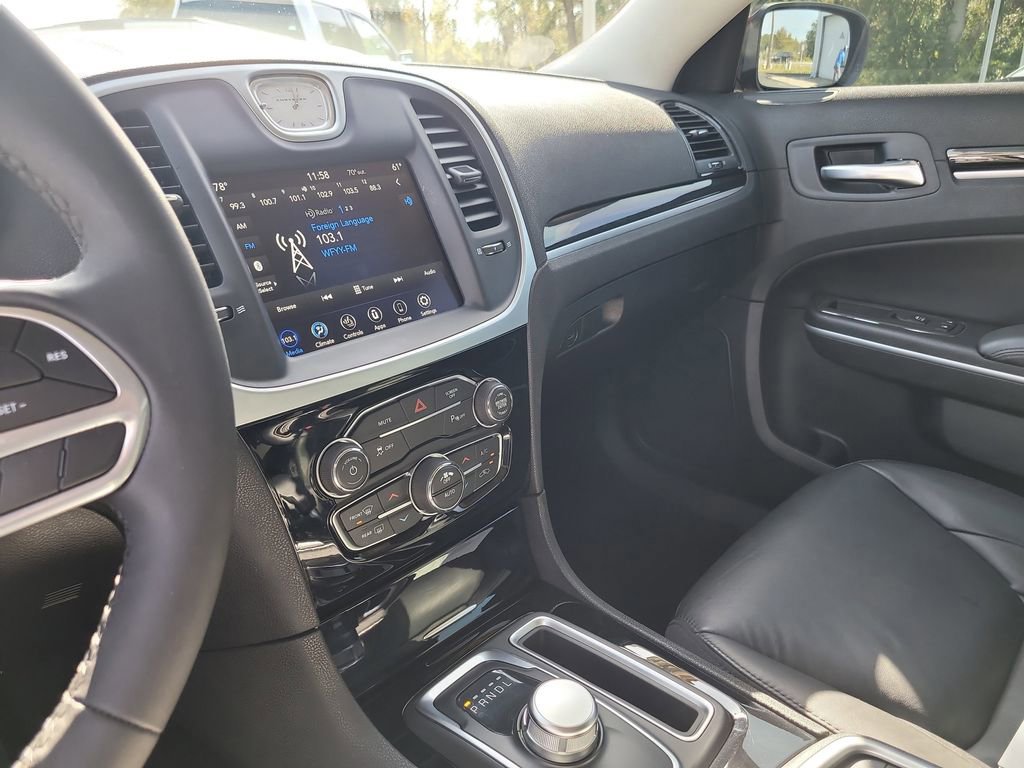Used 2023 Chrysler 300 Touring L image 19