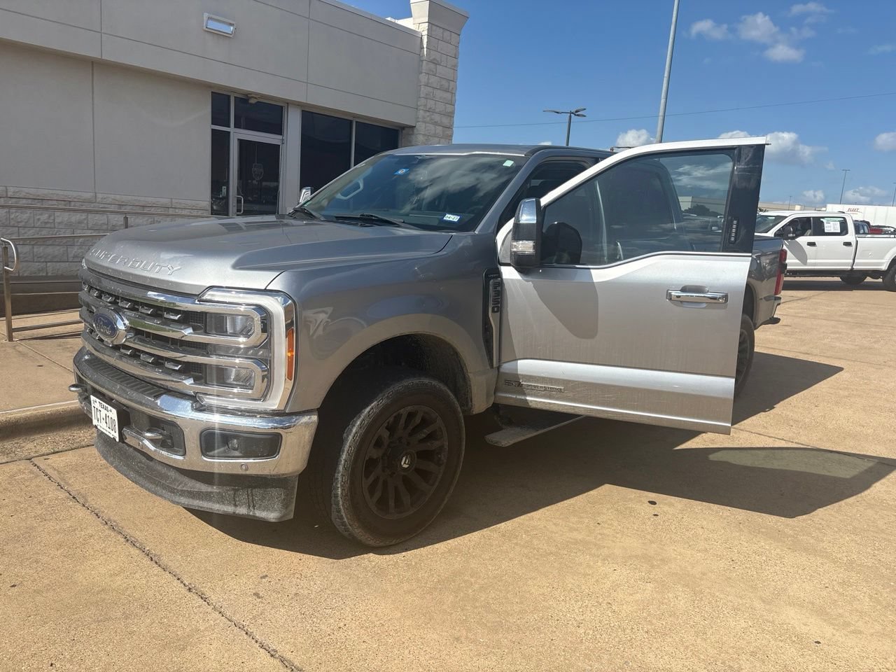 Certified 2023 Ford F350 Lariat w/ Lariat Ultimate Package AWD/4WD image 1