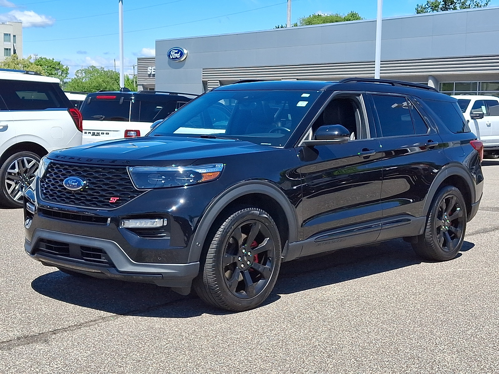 Certified 2022 Ford Explorer ST w/ Equipment Group 401A AWD/4WD image 5