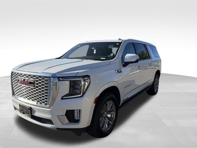 Used 2023 GMC Yukon XL Denali AWD/4WD image 4