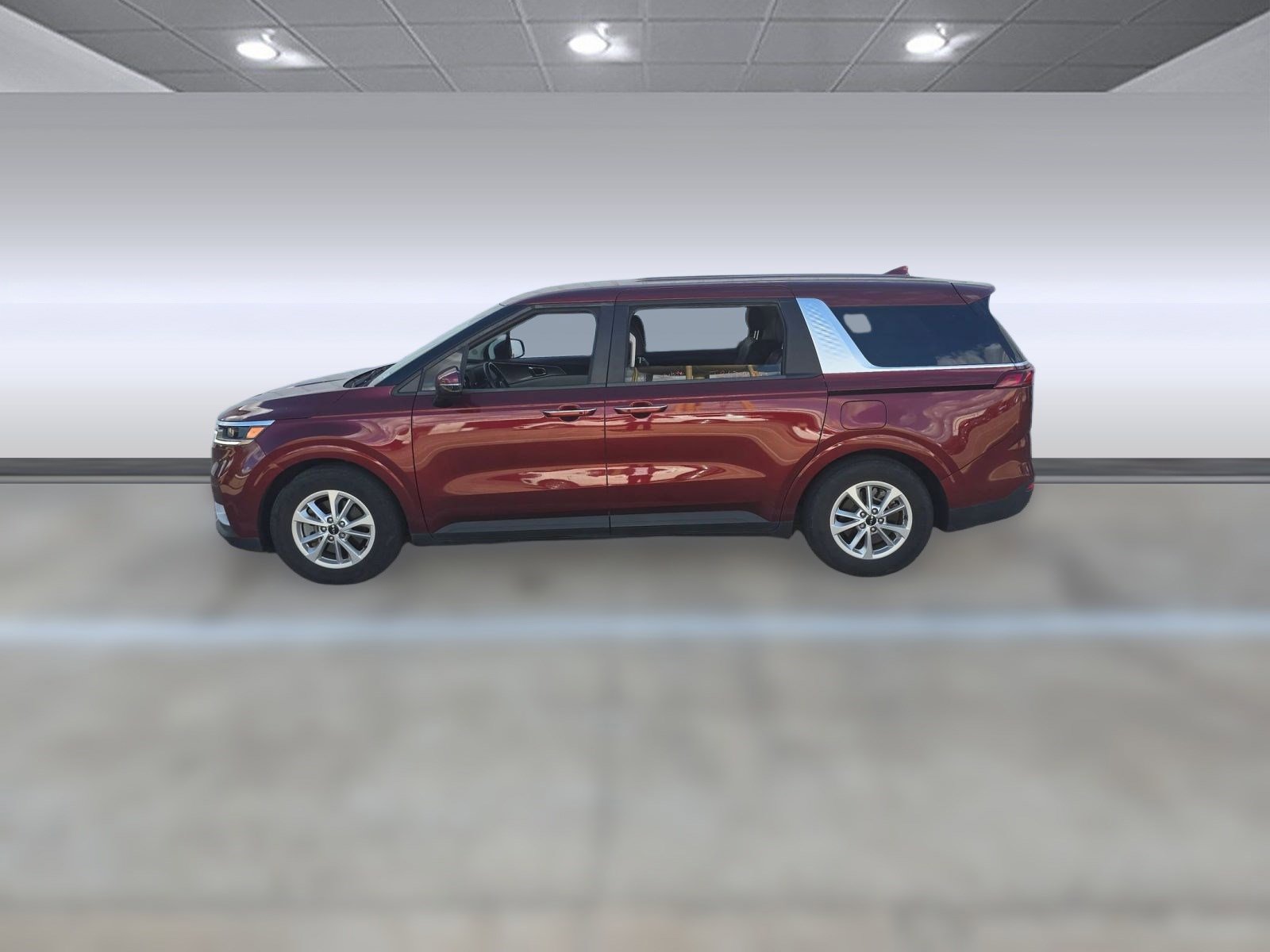 Used 2024 Kia Carnival LX image 2