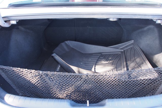 Used 2023 Hyundai Elantra Limited image 14