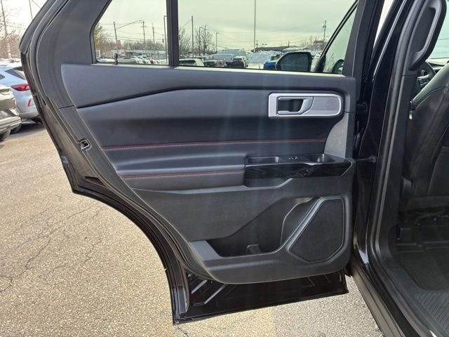 Certified 2024 Ford Explorer ST-Line w/ Class IV Trailer Tow Package image 12