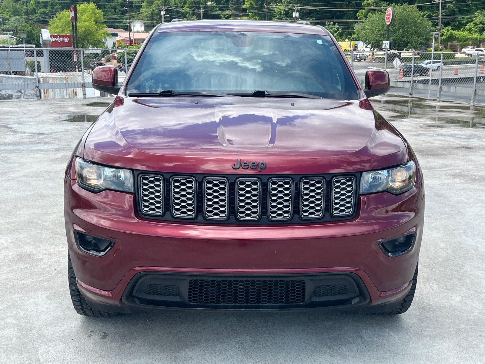 Used 2018 Jeep Grand Cherokee Altitude AWD/4WD image 5