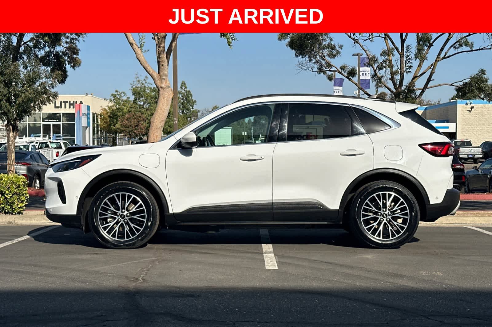 Certified 2023 Ford Escape SE w/ PHEV Premium Package FWD image 6
