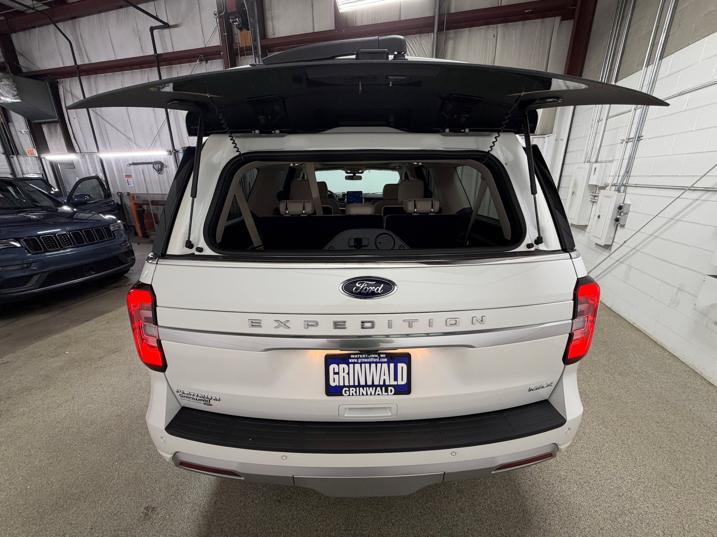 Certified 2024 Ford Expedition Max Platinum AWD/4WD image 38
