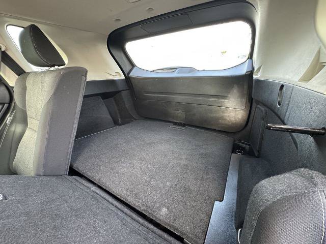 Used 2025 Nissan Rogue SV FWD image 16