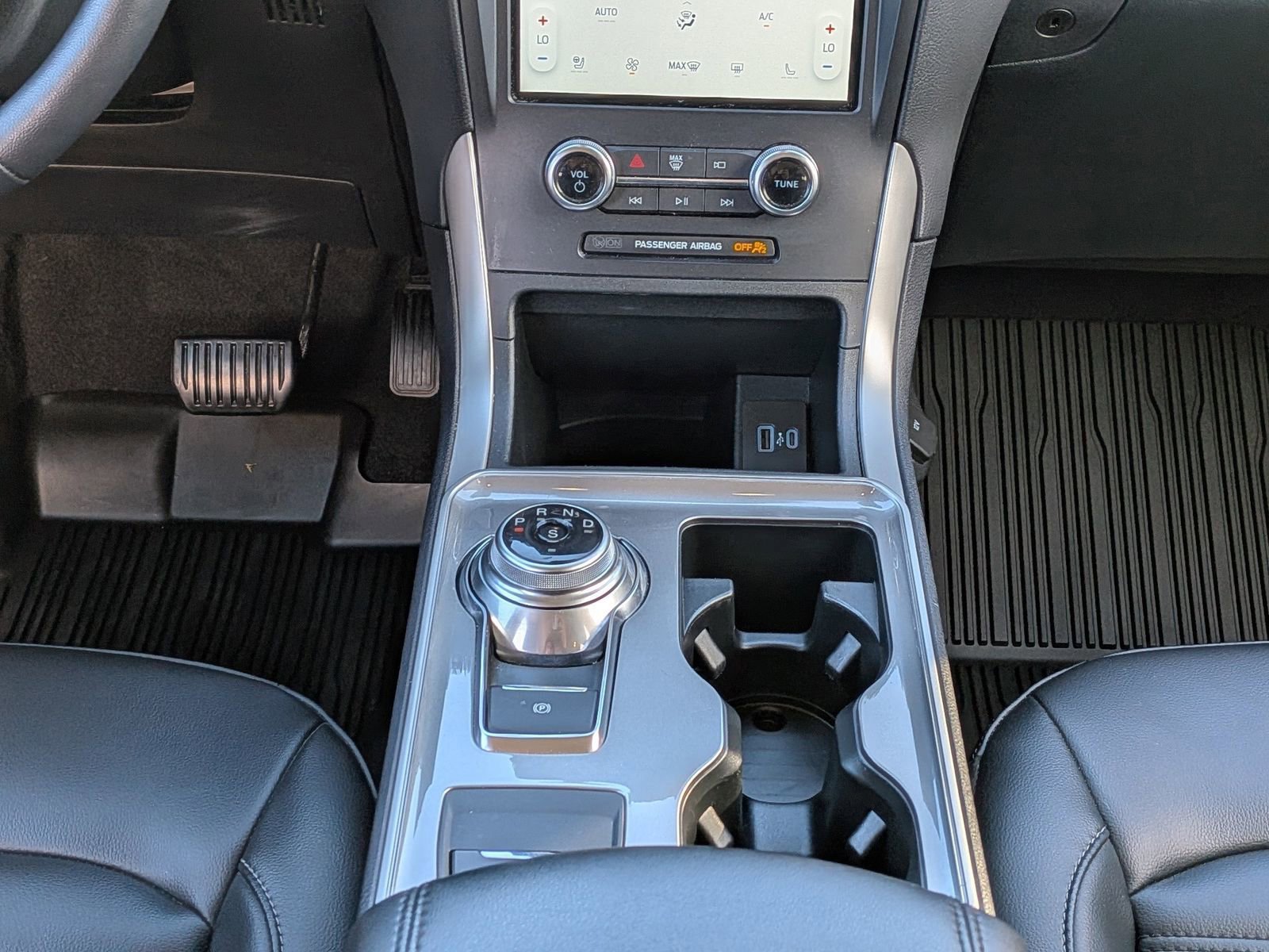 Certified 2024 Ford Edge SEL w/ Convenience Package image 21