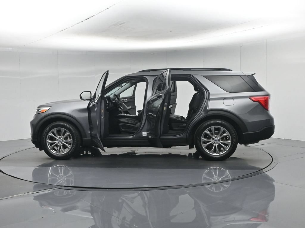 Certified 2021 Ford Explorer XLT w/ Equipment Group 202A RWD image 40