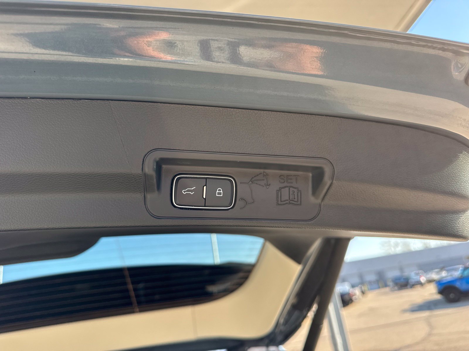 Certified 2025 Ford Explorer Active AWD/4WD image 40