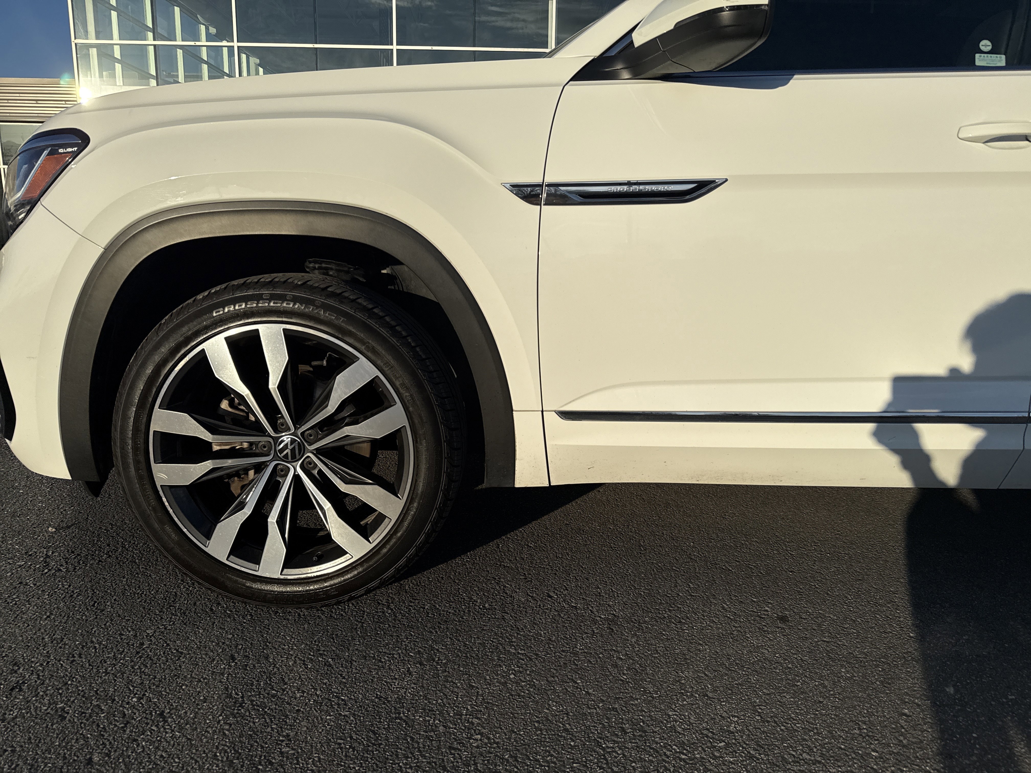 Used 2020 Volkswagen Atlas Cross Sport SEL R-Line image 3