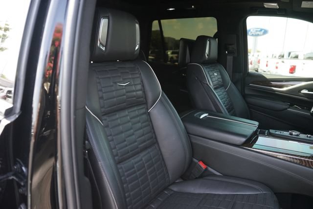 Used 2023 Cadillac Escalade Sport Platinum w/ LPO, ONYX Package AWD/4WD image 22