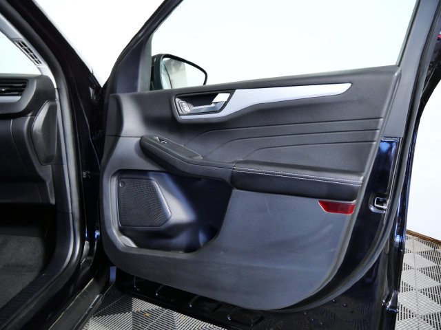 Certified 2025 Ford Escape Platinum AWD/4WD image 10