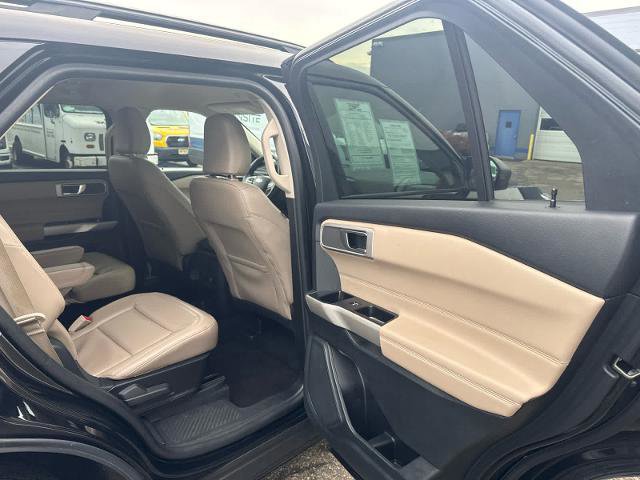 Certified 2024 Ford Explorer XLT w/ Equipment Group 202A image 9