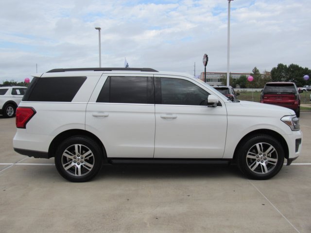 Certified 2024 Ford Expedition XLT RWD image 7