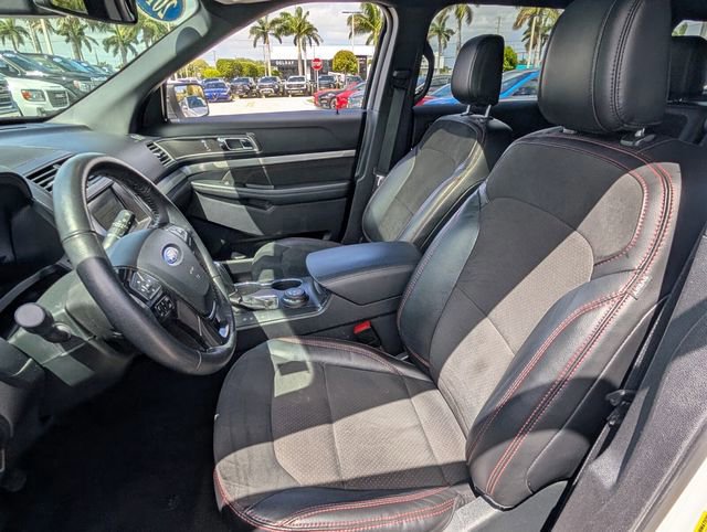 Certified 2019 Ford Explorer XLT w/ Equipment Group 202A AWD/4WD image 6