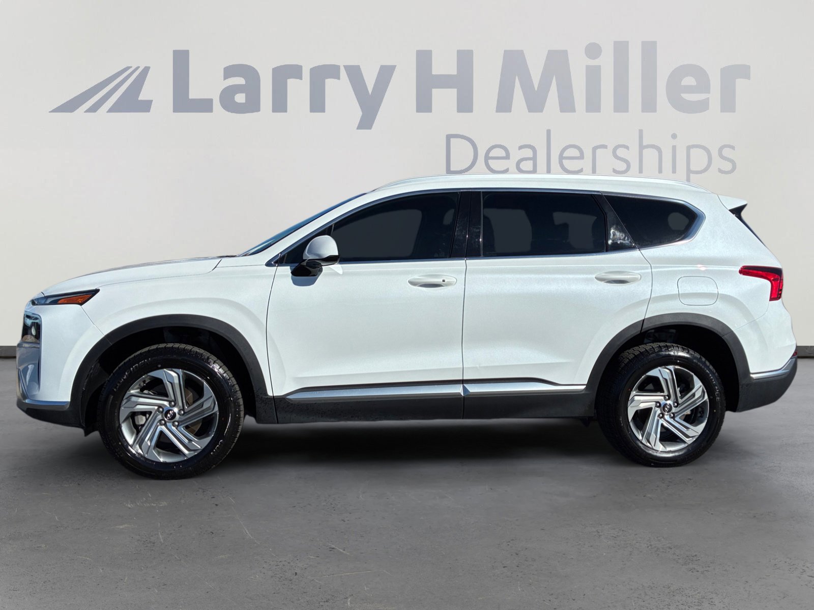 Used 2022 Hyundai Santa Fe SEL image 2