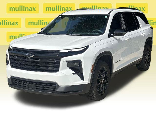 Used 2026 Chevrolet Traverse LT w/ Midnight/Sport Edition FWD image 12