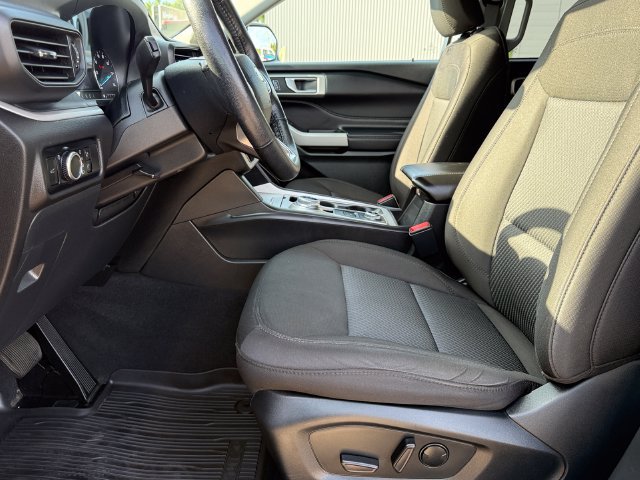 Certified 2023 Ford Explorer XLT w/ Class IV Trailer Tow Package AWD/4WD image 19