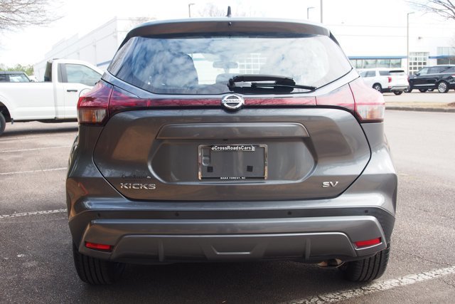 Used 2021 Nissan Kicks SV image 4