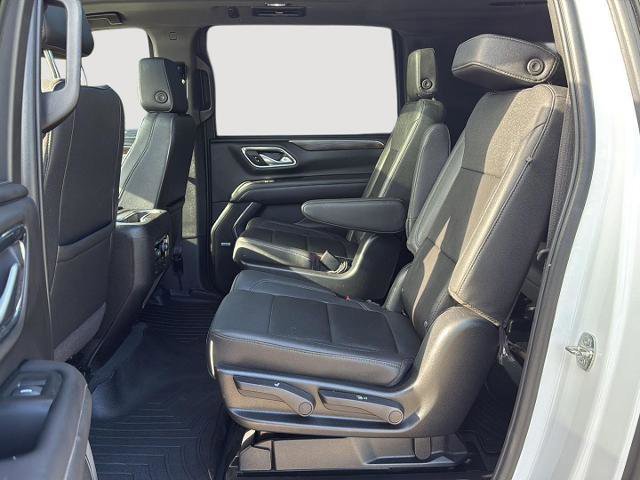 Used 2023 Chevrolet Suburban Z71 w/ Luxury Package image 21