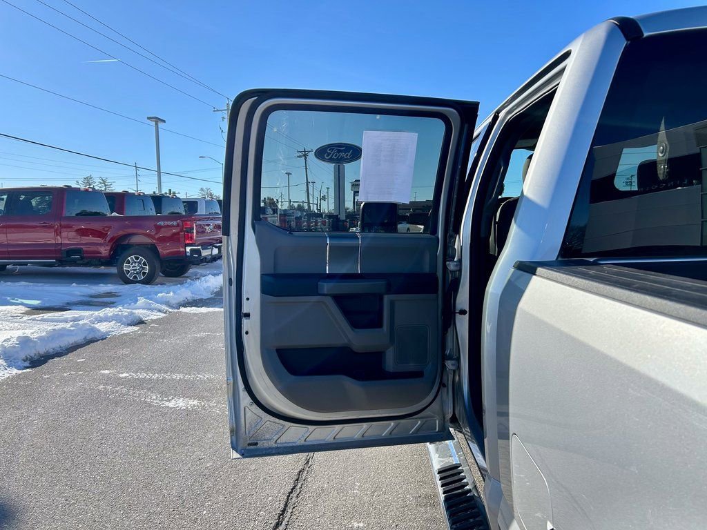 Certified 2018 Ford F350 XLT w/ XLT Premium Package image 15