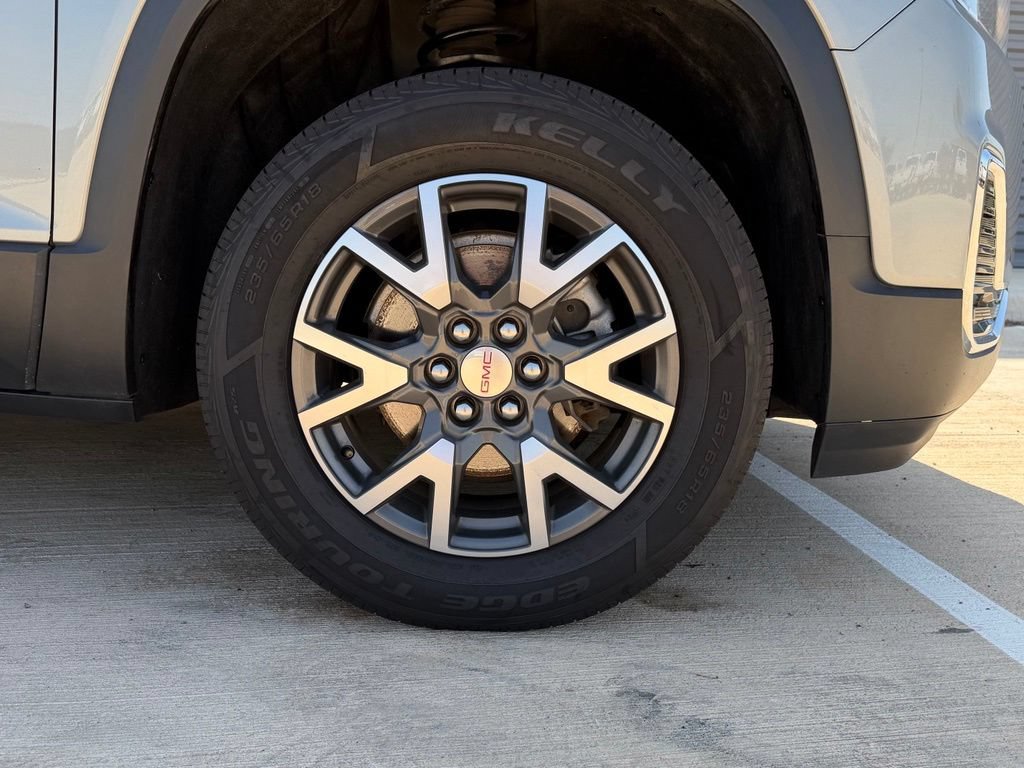 Used 2023 GMC Acadia SLE FWD image 8