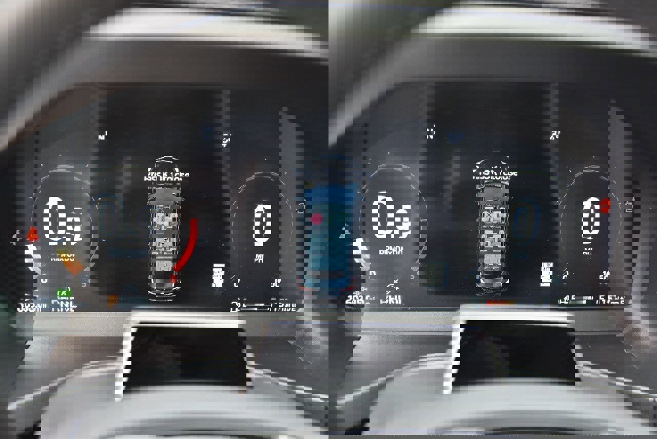 Certified 2025 Ford Explorer Platinum w/ LUX Leather Package image 26