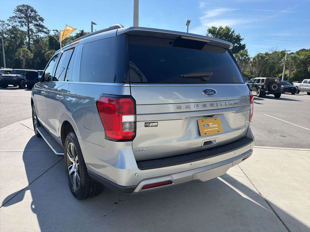 Certified 2022 Ford Expedition XLT RWD image 5