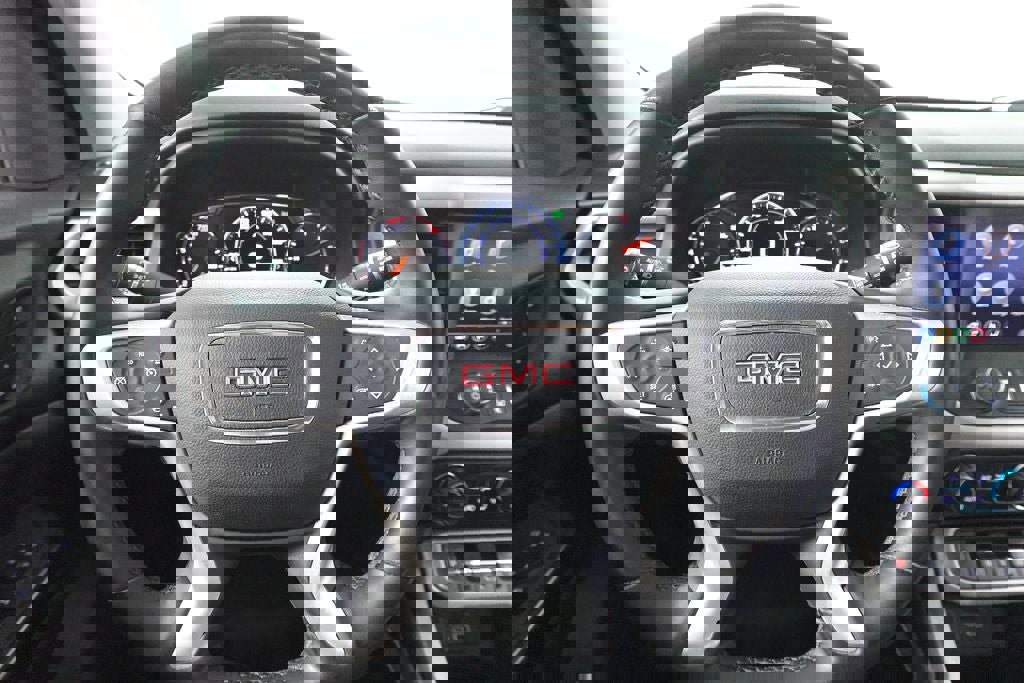 Used 2023 GMC Acadia SLT w/ Technology Package image 17