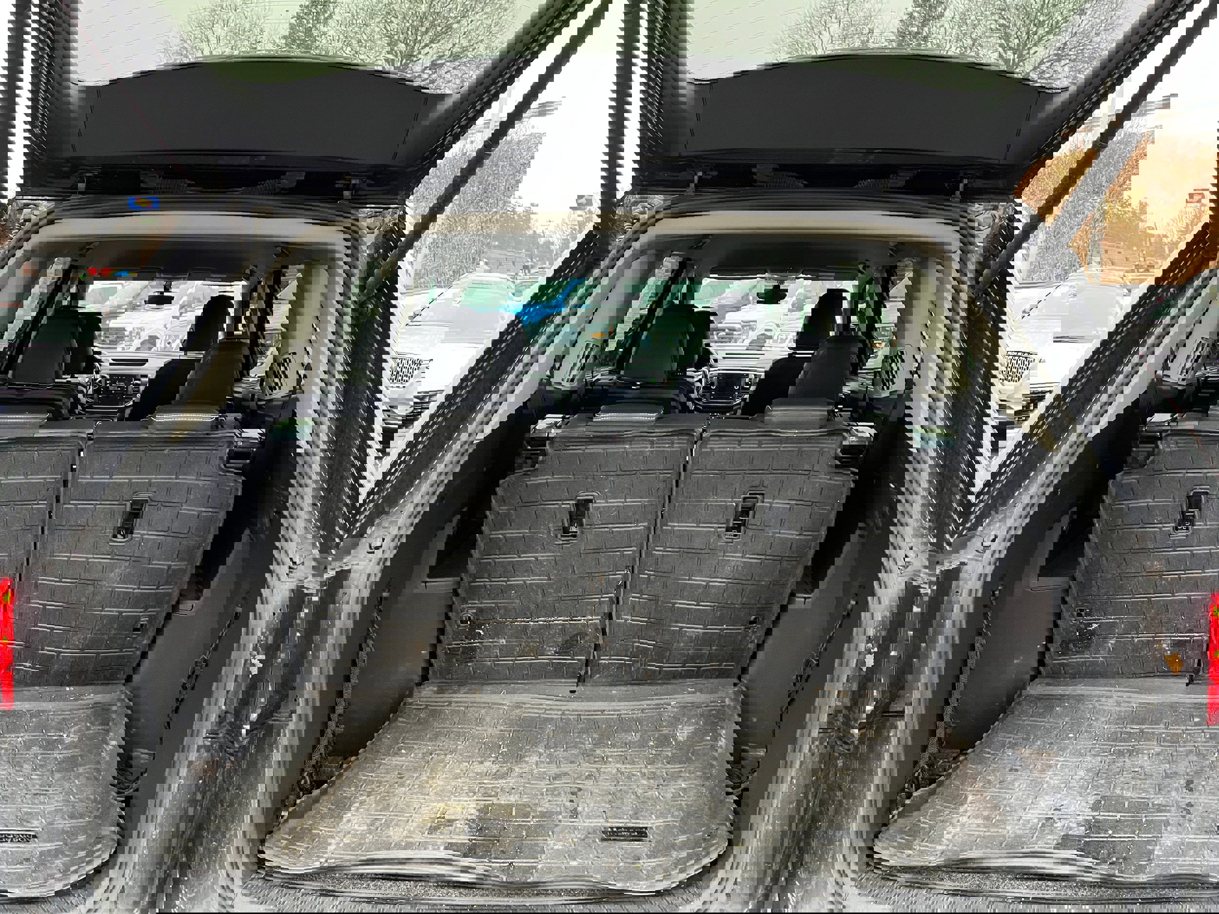 Used 2021 Volkswagen Atlas SE image 15